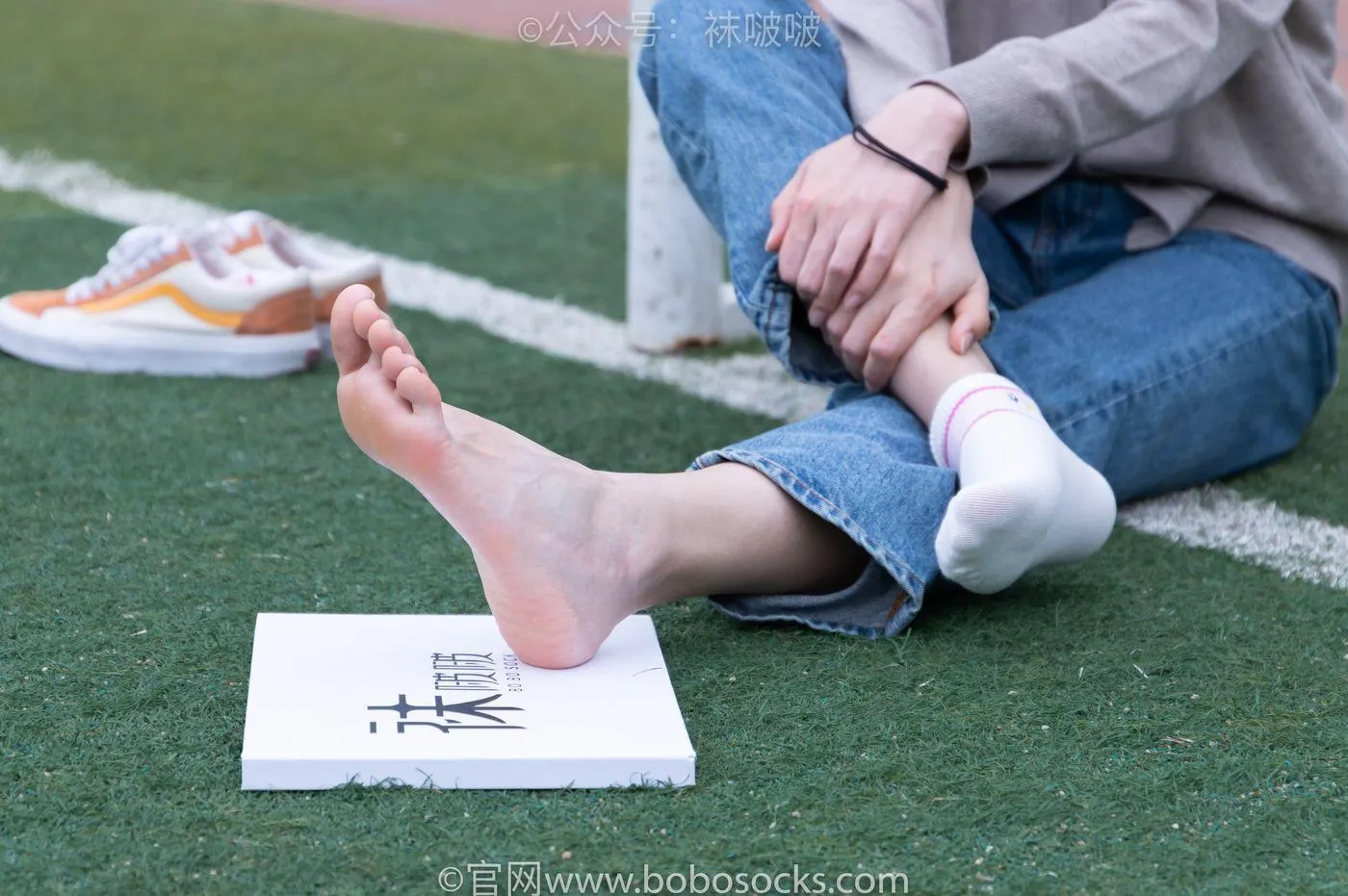 [BoBoSocks袜啵啵]NO.004 泡芙-vans帆布鞋、白棉袜、裸足 [127P]插图4